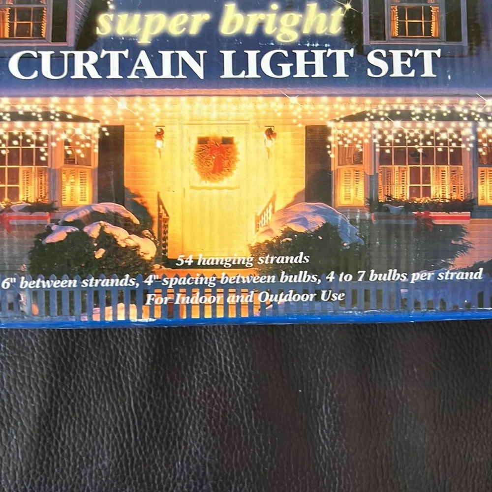NWOT Christmas 300 Clear Curtain Light Set Super Bright For Indoor/Outdoor Use
